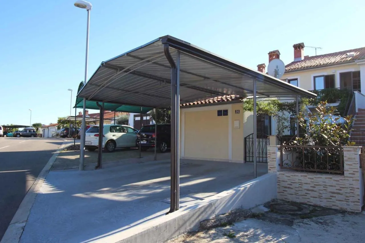 Apartment In Porec/Istrien 9921 Croatia