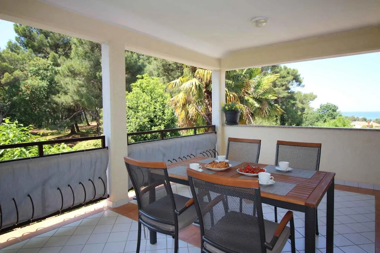 Apartment In Porec/Istrien 9921 Croatia